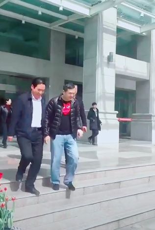 抖音张嘉译走路姿势视频分享 v1.0