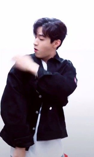 抖音快乐大本营拍灰舞视频分享下载 v.0